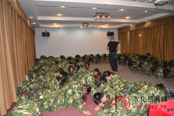     �ڡ��L(f��ng)�ɡ��@���h(hu��n)��(ji��)���Լ��ĸ����������һ���I(l��ng)��(d��o)�Լ�����Ҫ������ȥ��(d��n)��(d��ng)�F(tu��n)���Ҫ�挦�ͳГ�(d��n)��һ�І��}��