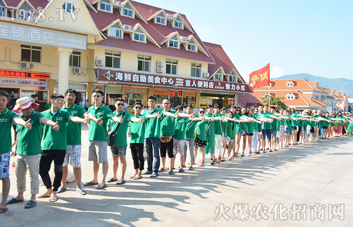 在火爆 無(wú)悔青春