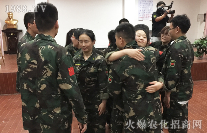 ��Խ������ƴ���^����