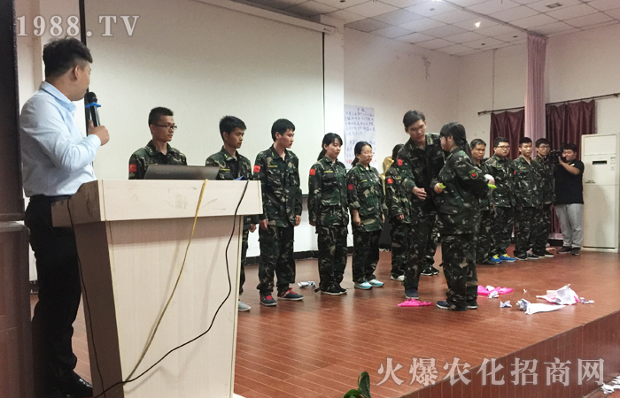 ��Խ������ƴ���^����