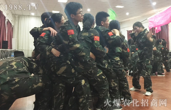 ��������(zh��n)�O���������J(r��n)�R�Լ�