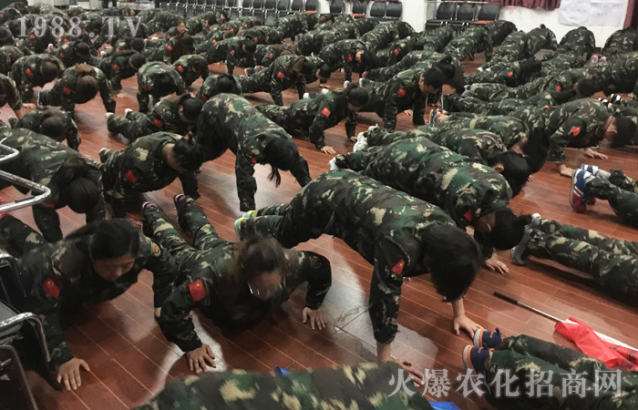 ����ͻ�����ң�ÿһ����ǰ�ж����ի@��