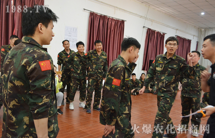 堅毅,責(zé)任,用心,全力以赴