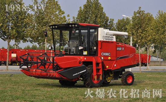     中聯(lián)收獲新疆4LZ-8B1全喂入谷物聯(lián)合收割機(jī)基本參數(shù)及產(chǎn)品特點(diǎn)！