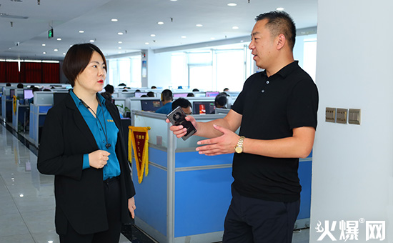 張總對(duì)火爆網(wǎng)十分認(rèn)可,對(duì)火爆網(wǎng)發(fā)展提出自己的見(jiàn)解