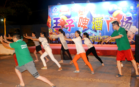 Ӣ������չ�F(xi��n)���~���(sh��)���_����ҹ���@�𱬾�����