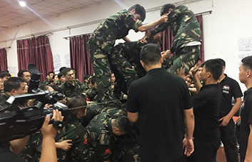 ����������ۣ��҂�ҲҪ�Գֵ�����