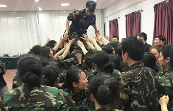 �Θ�ƥ�R�y��Խ�����˱��F���L����