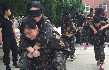 ������;�ж��D�U���Ҷ����v�������¸�ǰ����