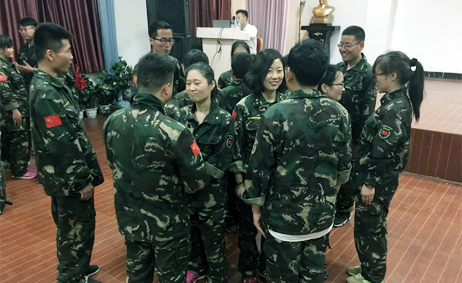 ٝ���e�ˣ��ի@�옷��