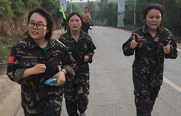 ���˲����������ŗ�������ֱǰ��