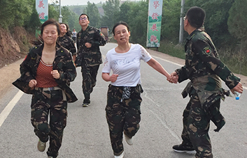 ��Փ�ǔv��߀�Ǳ������҂��]�ЁG���κ�һ���ˣ�